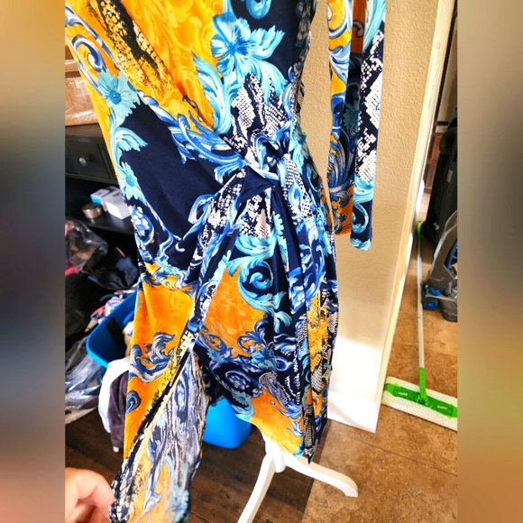 NWOT Amore Wrap Dress - Picture 2 of 3